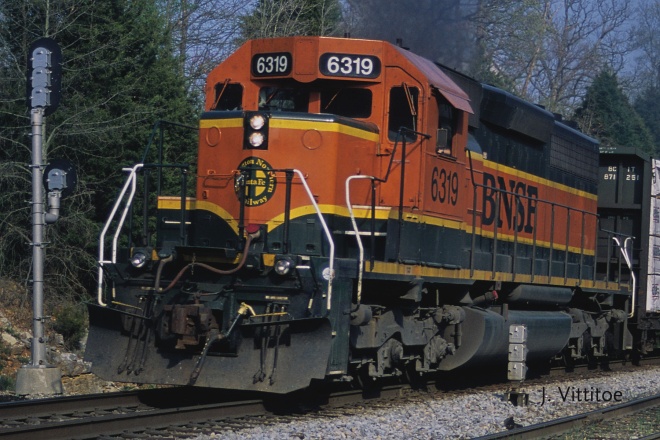 Diesel Locomotive SD40 of Burlington Northern and Santa Fe Digital with Sound<br /><a href='images/pictures/Roco/227400.jpg' target='_blank'>Full size image</a>